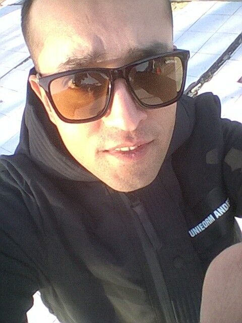  ,   Aziz, 32 ,   
