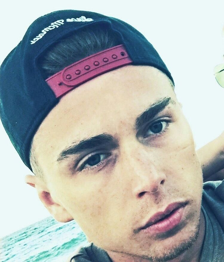  8588377  , 31 ,    