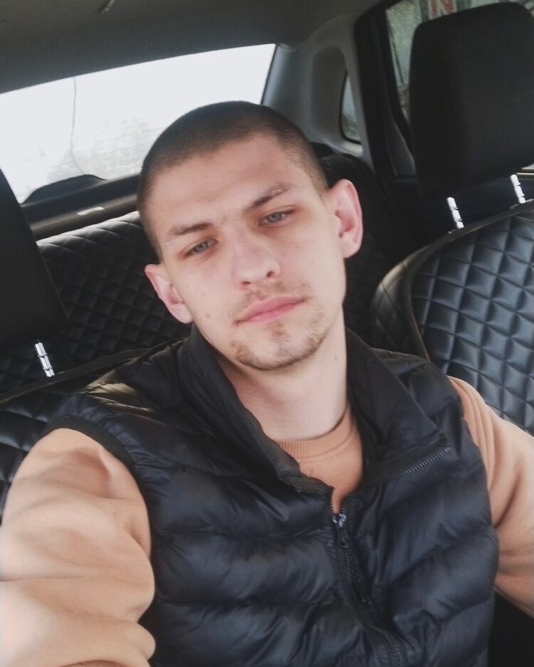  44258067  Vlad, 27 ,    