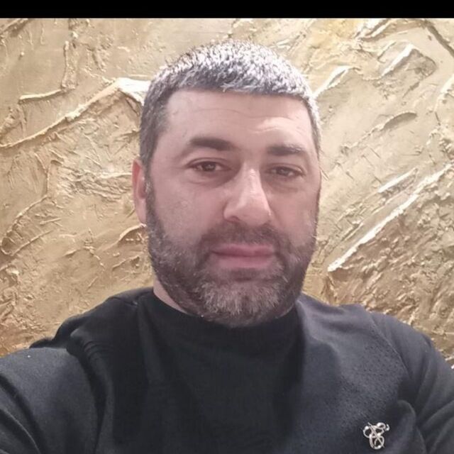  48975217  SARGIS, 42 ,    