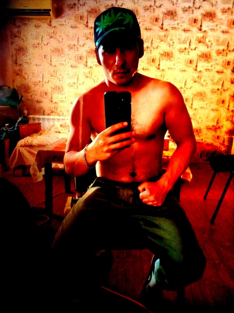  35433547  Ali, 24 ,    