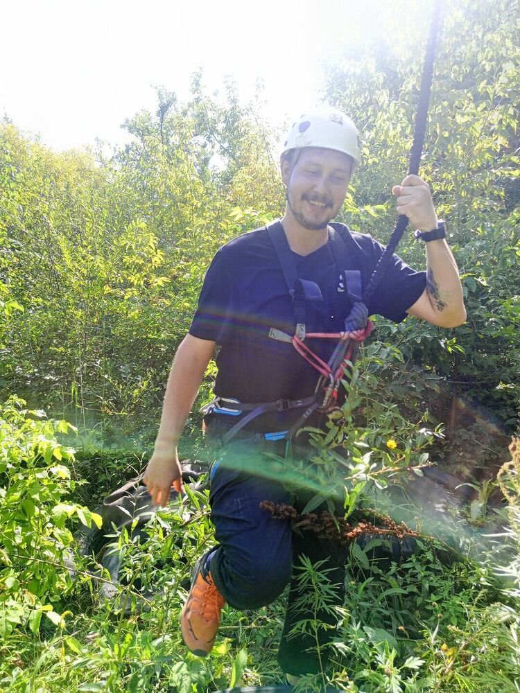  ,   Ը, 28 ,   ,   , c 