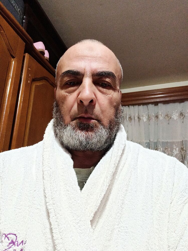  22916387  Noureddine, 61 ,    Hardy