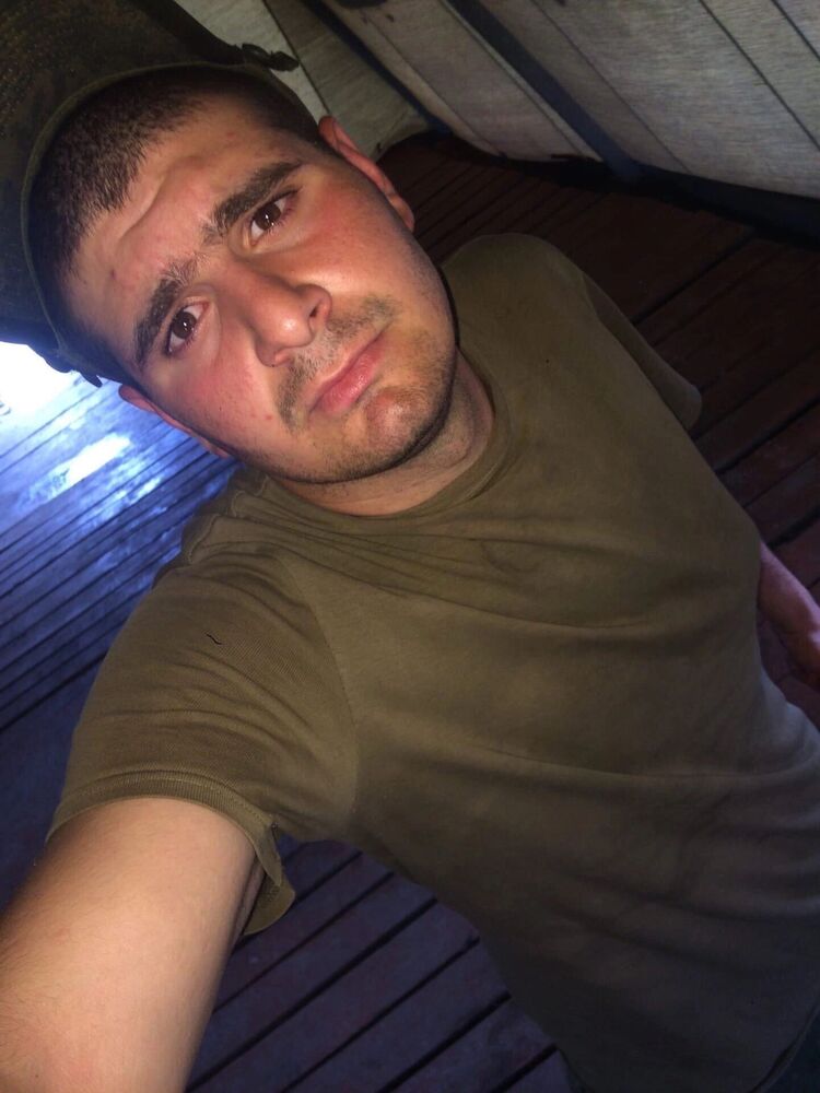  27672247  Yusuf, 26 ,    