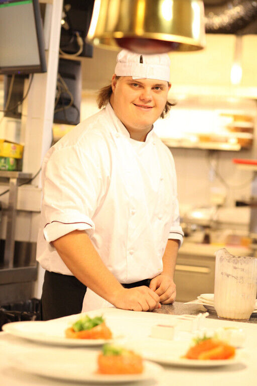  38124287  Nikita, 35 ,    