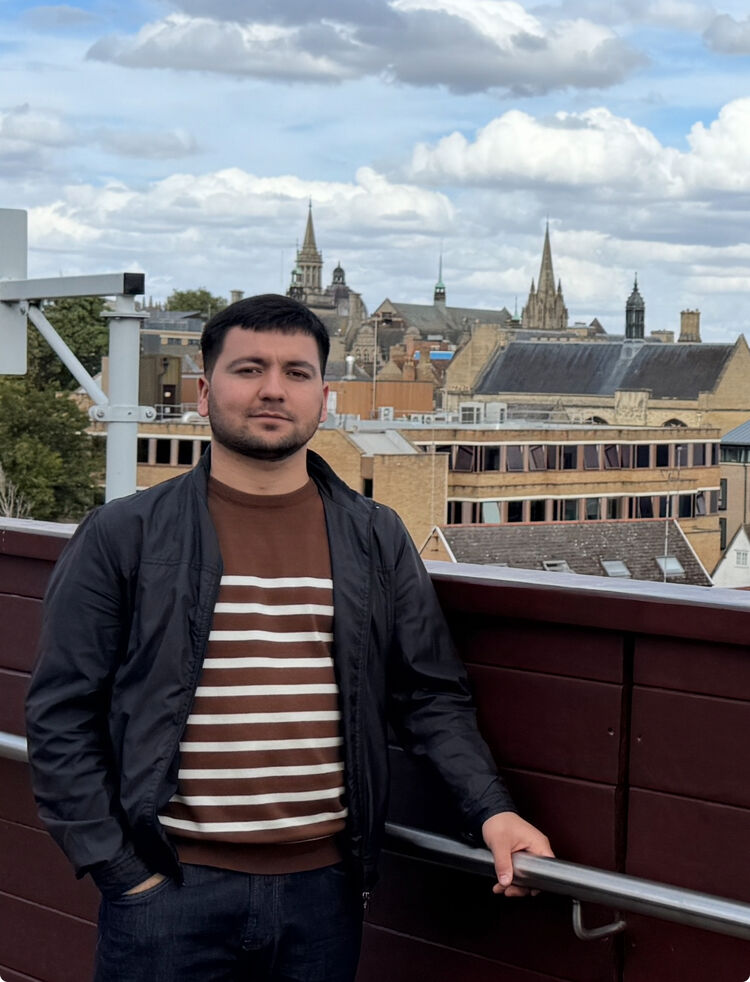  54237377  Yusuf, 25 ,    