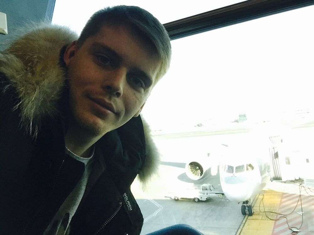  8877037  Nazarii, 35 ,    