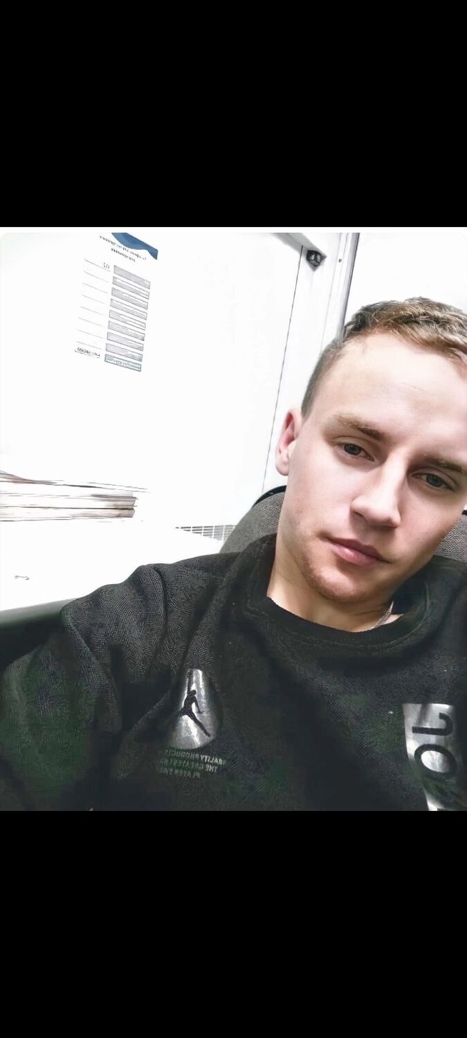  26743327  Alexander, 26 ,    