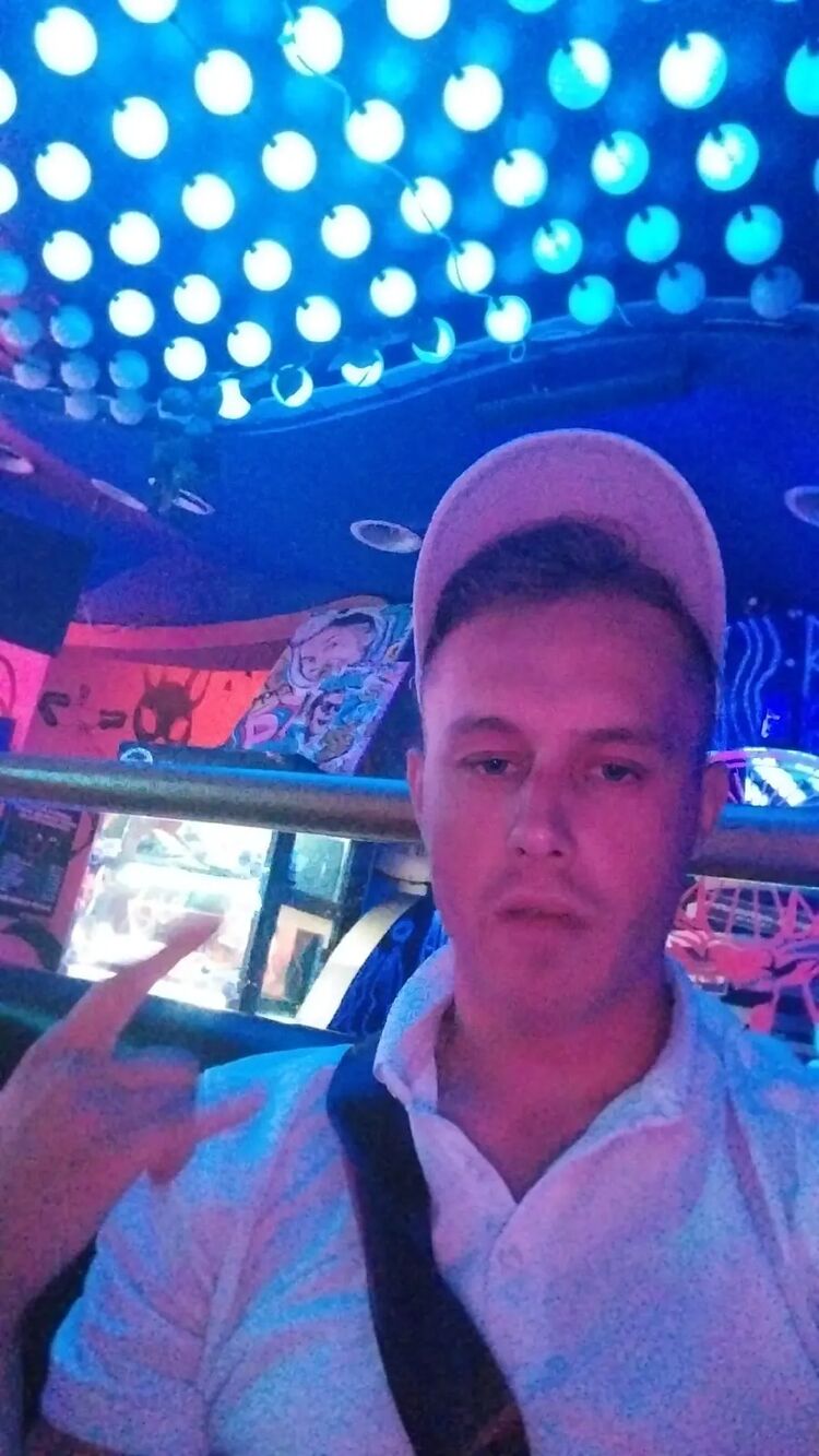  43055047  TEFTONEZ, 28 ,    