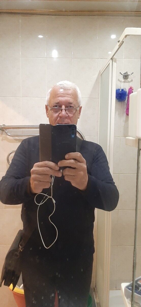  18525427  , 61 ,    