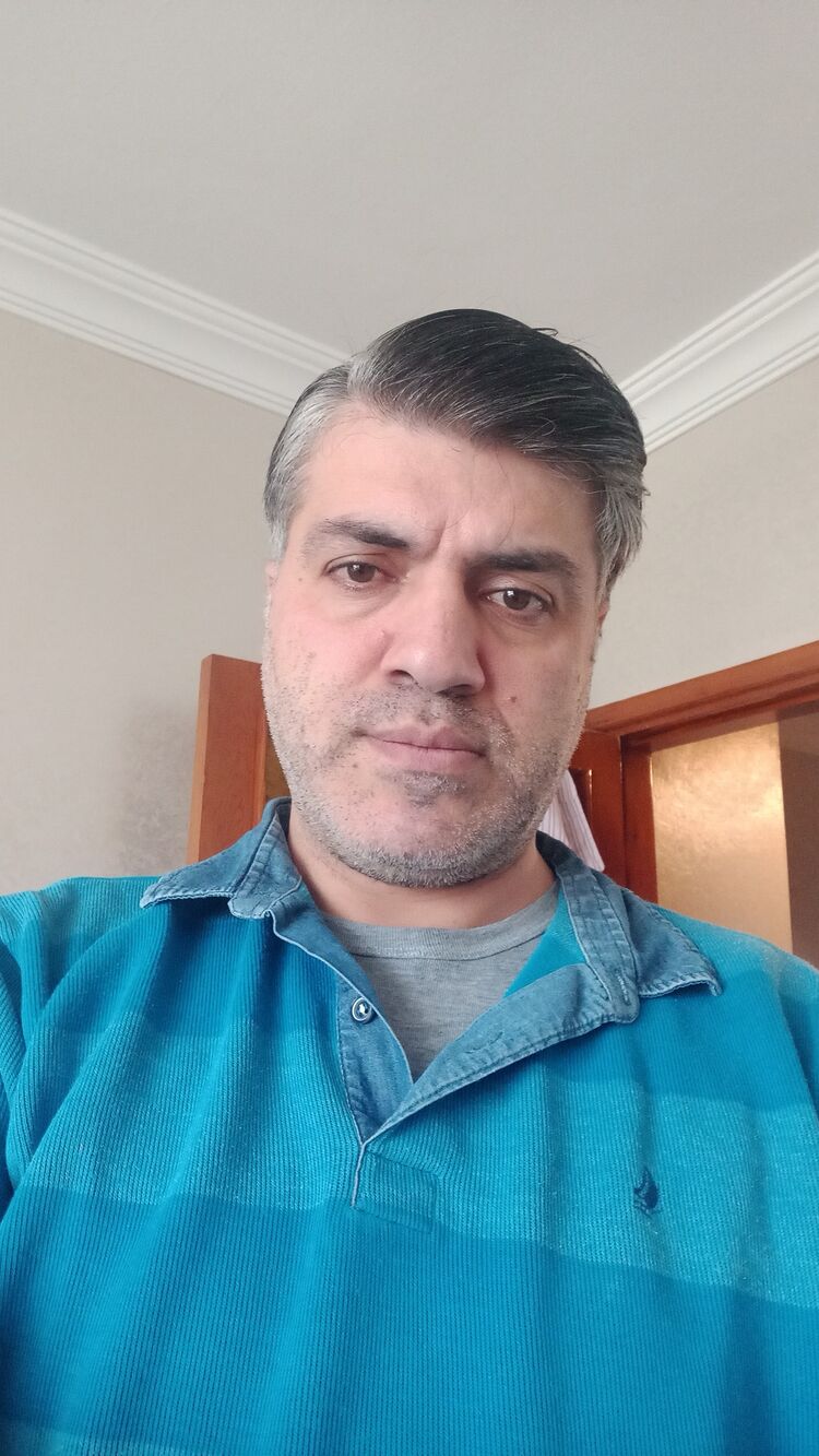  44628347  Adem, 47 ,    