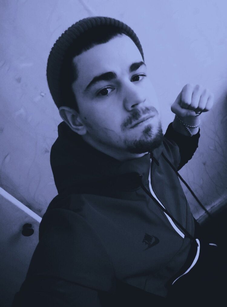 42635727  , 22 ,    