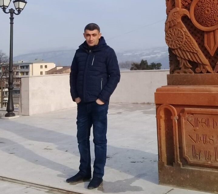  18779107  Arsen, 32 ,    