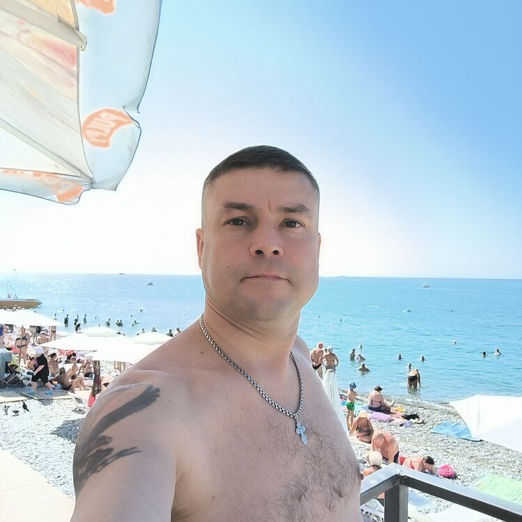  38042107  Anatoly, 46 ,    