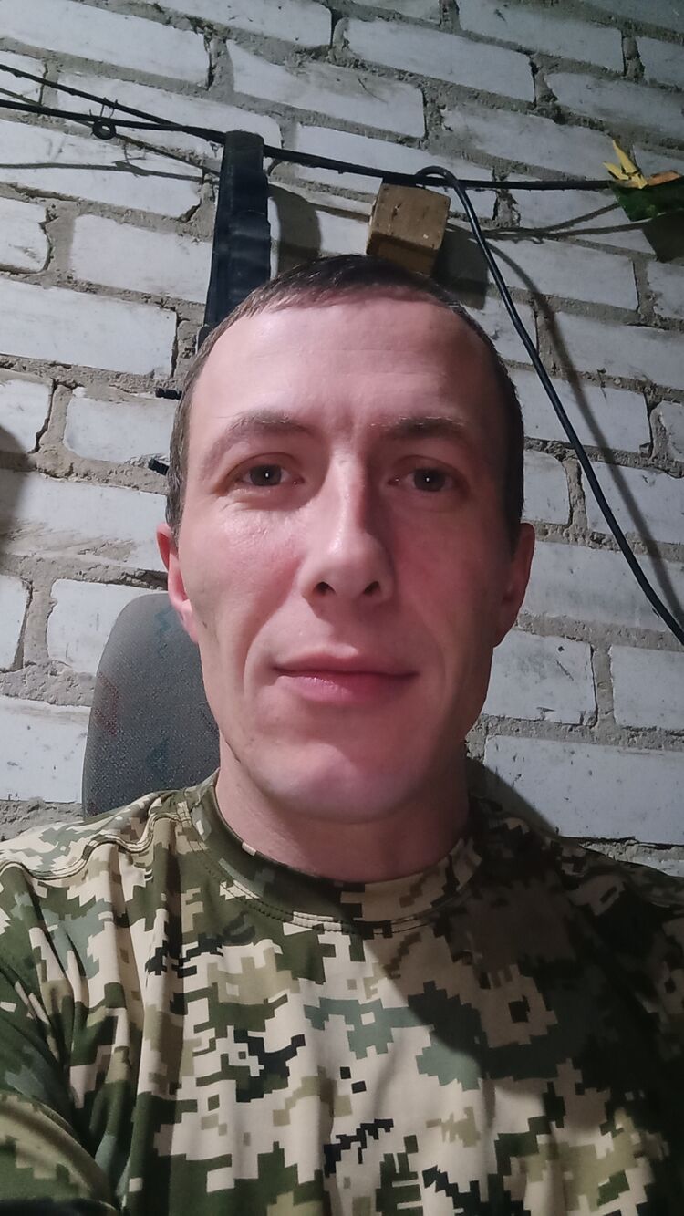  54001637  Alexander, 37 ,    