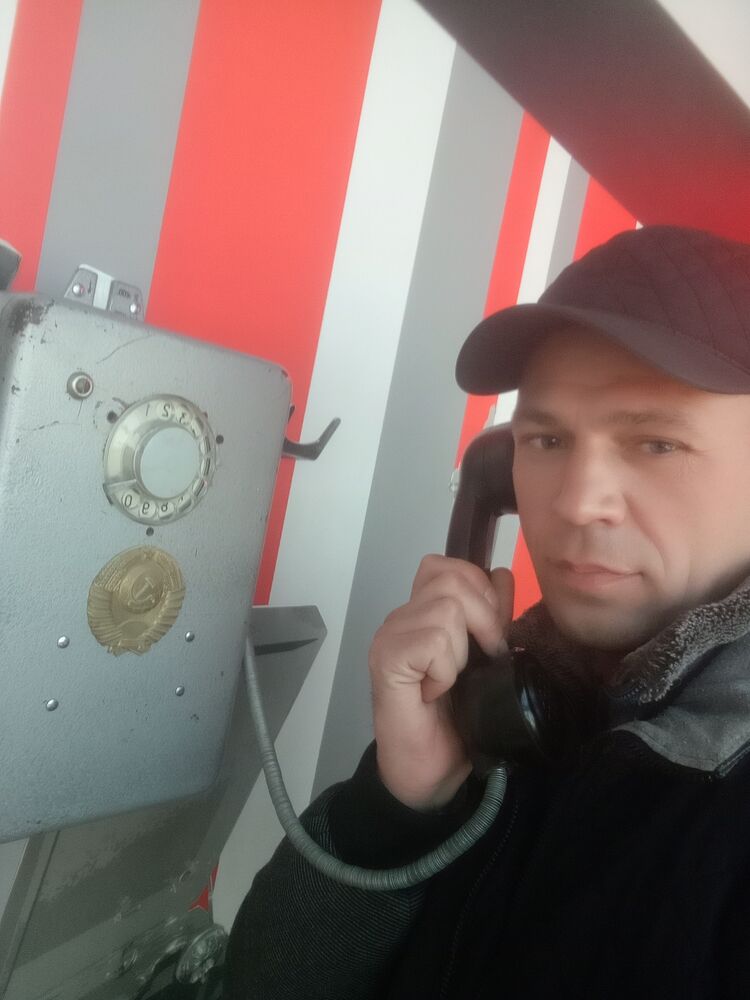  26103377  Pavel, 46 ,     