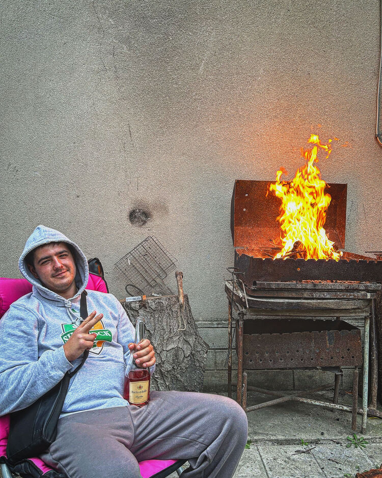  39249047  Igor, 25 ,    