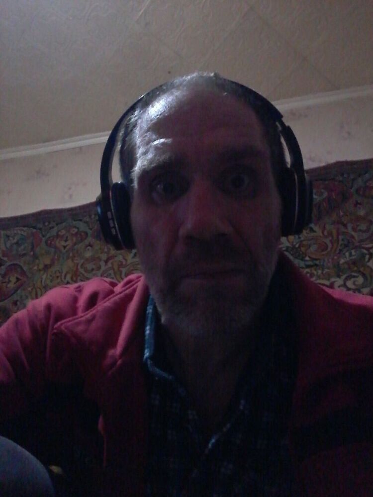  24483527  Den, 46 ,    -