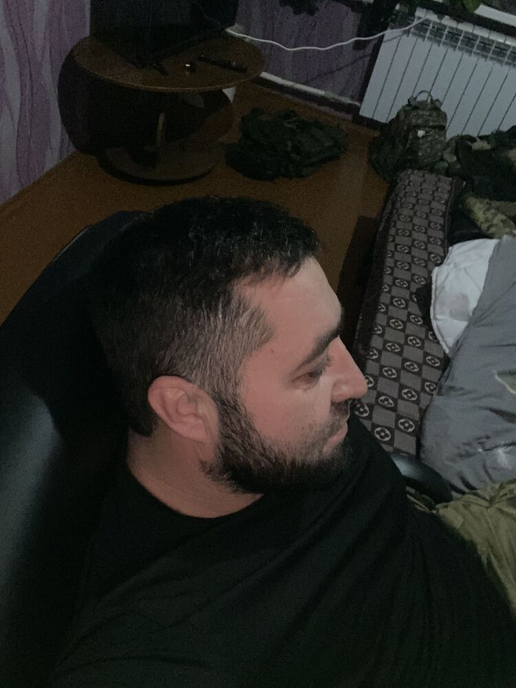  42369237  Adam, 36 ,    