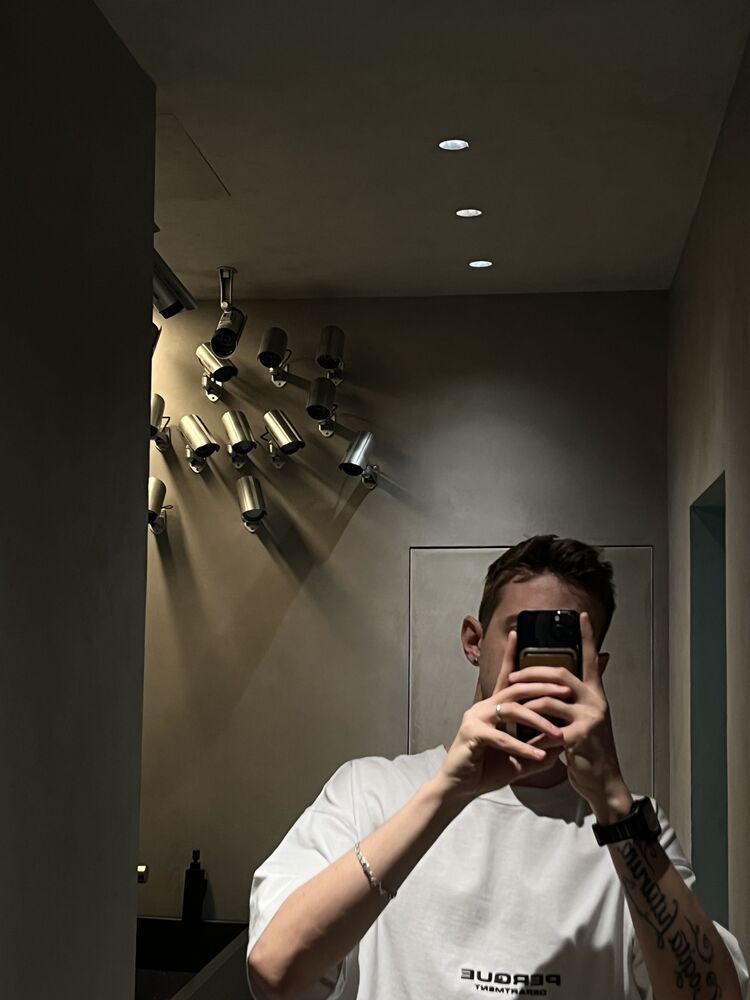  43349757  Syhanovda, 23 ,    -