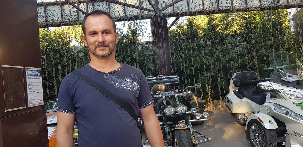  ,   Dima, 44 ,   