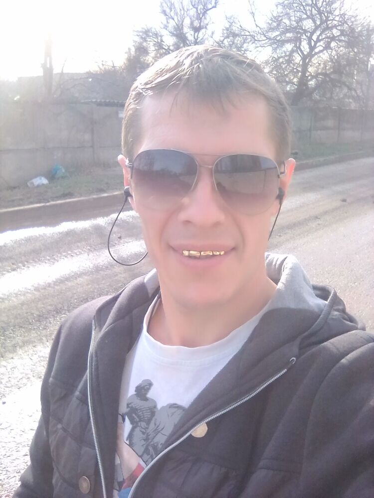  22236317  Aleks, 40 ,    