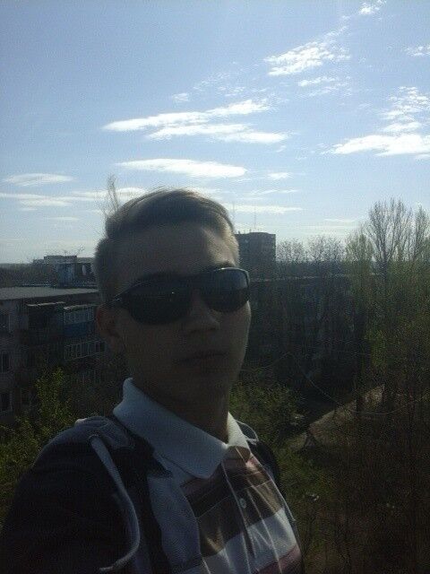  12101107  Valik, 25 ,    