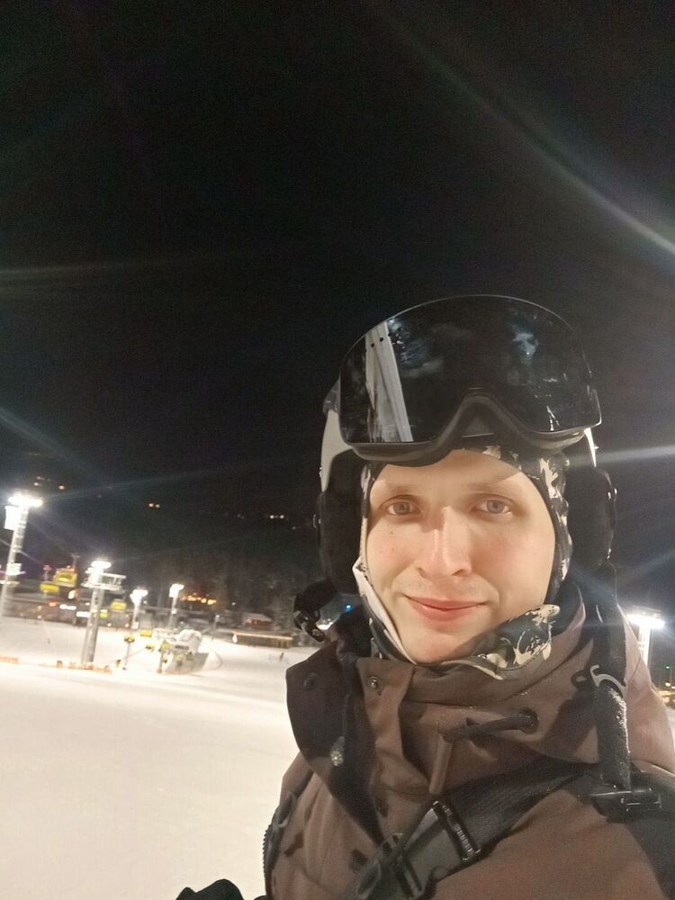  54336277  Roman, 26 ,    -