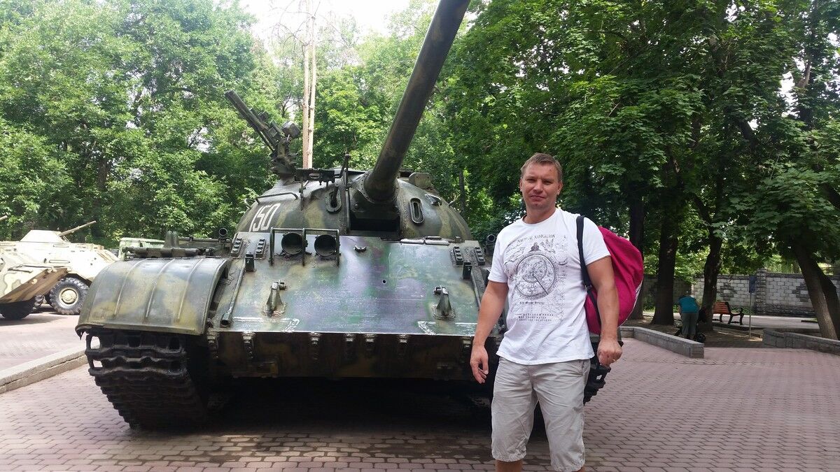  16049247  Denis, 46 ,    