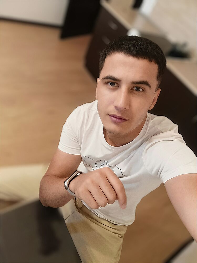  51737647  , 26 ,    -