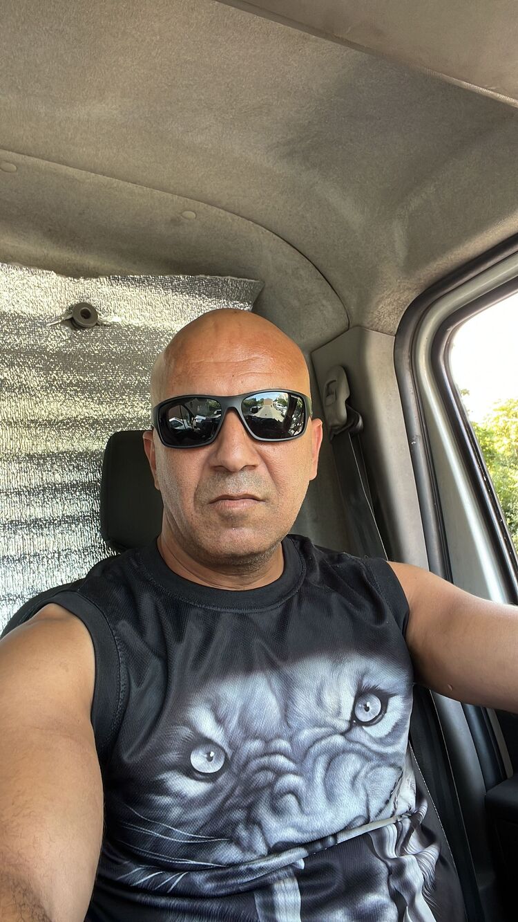  34652737  Houari, 48 ,    
