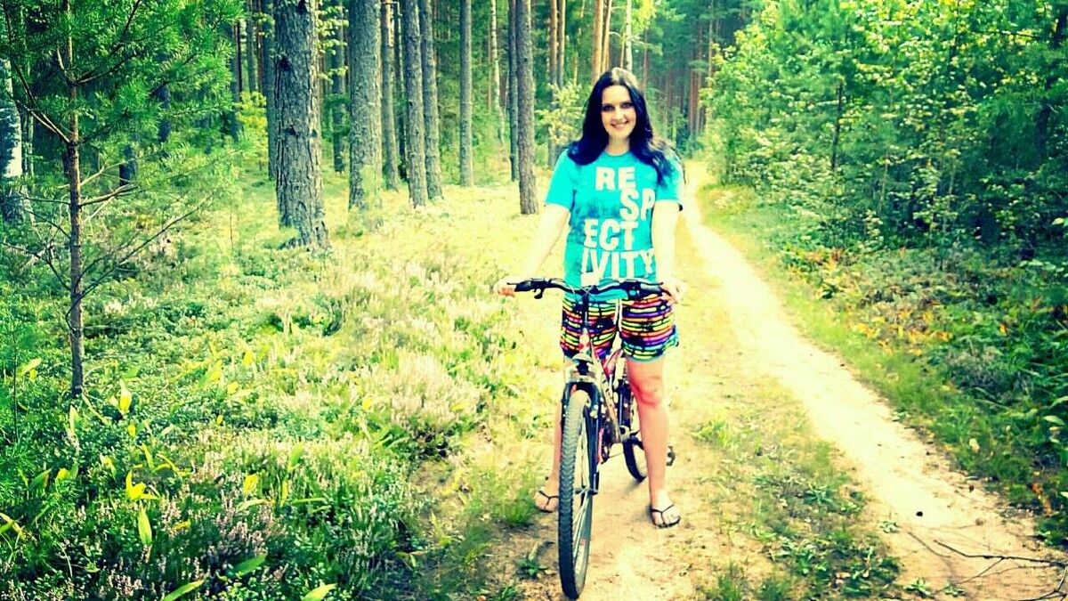  ,   Elena, 32 ,  