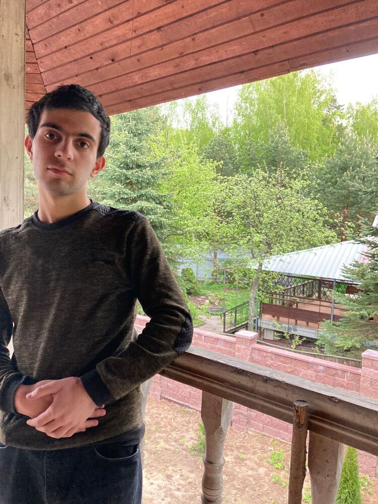  54142167  Hovhannes, 23 ,    