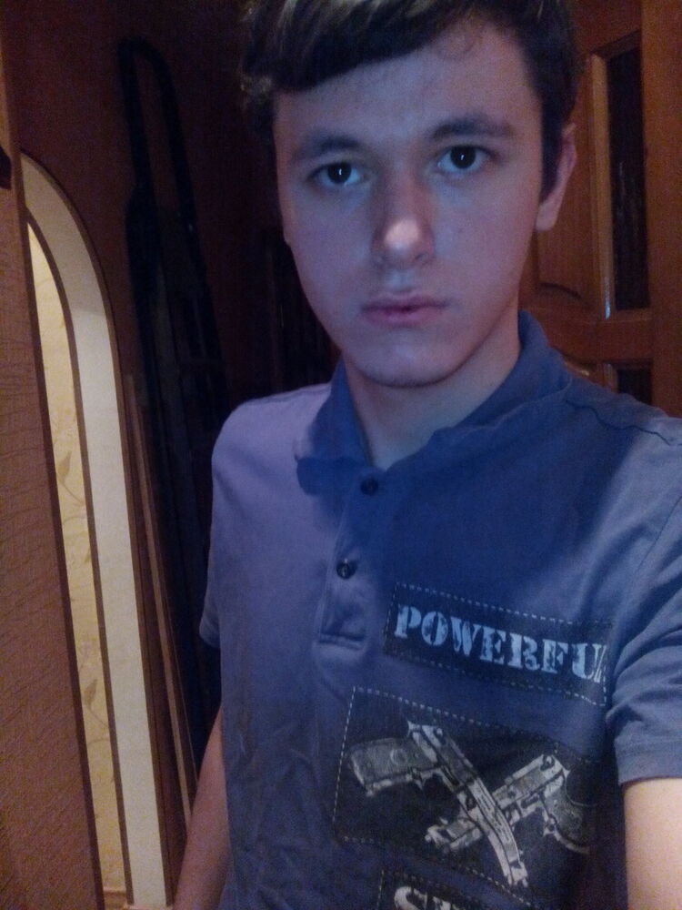  5876617  Sergei, 29 ,    