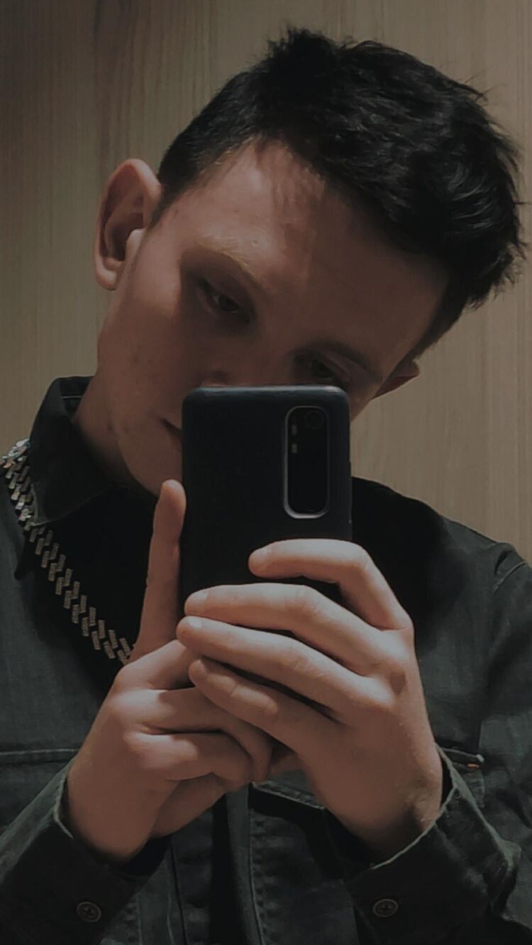  23759837  Vlad, 26 ,    