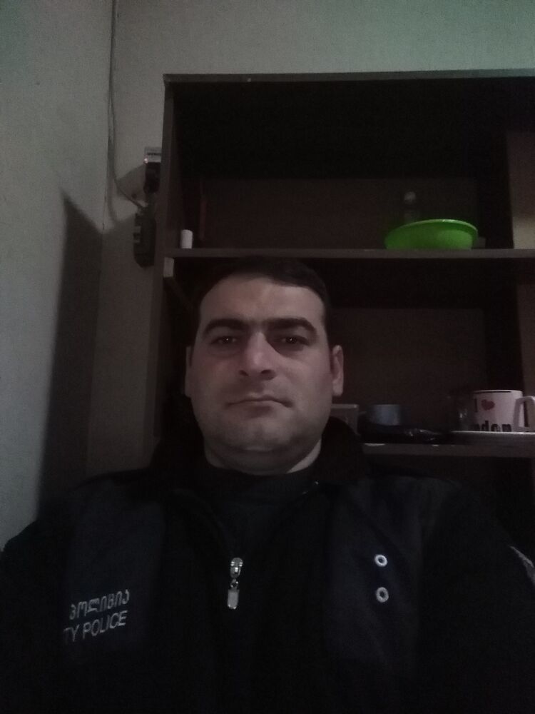  24362357  Vaja, 37 ,    