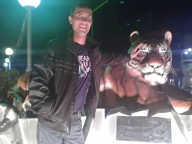  18617997  Sultan, 41 ,    