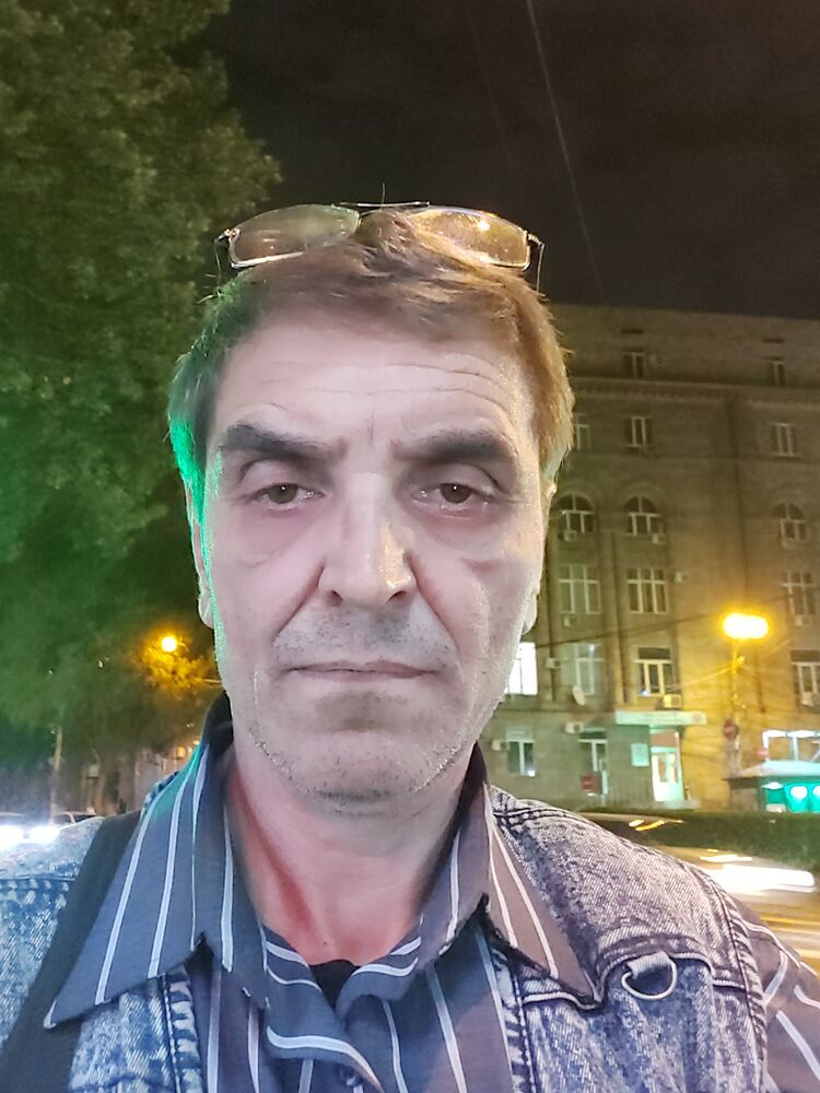  22887887  Arman, 57 ,    