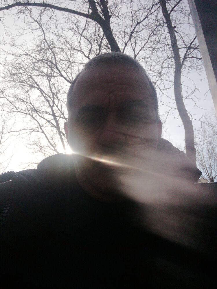  24541027  Djon, 51 ,    