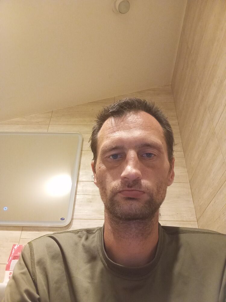  52837337  , 40 ,    