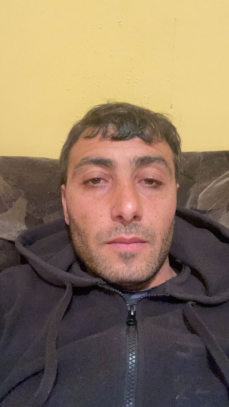  43286357  Armen, 34 ,    