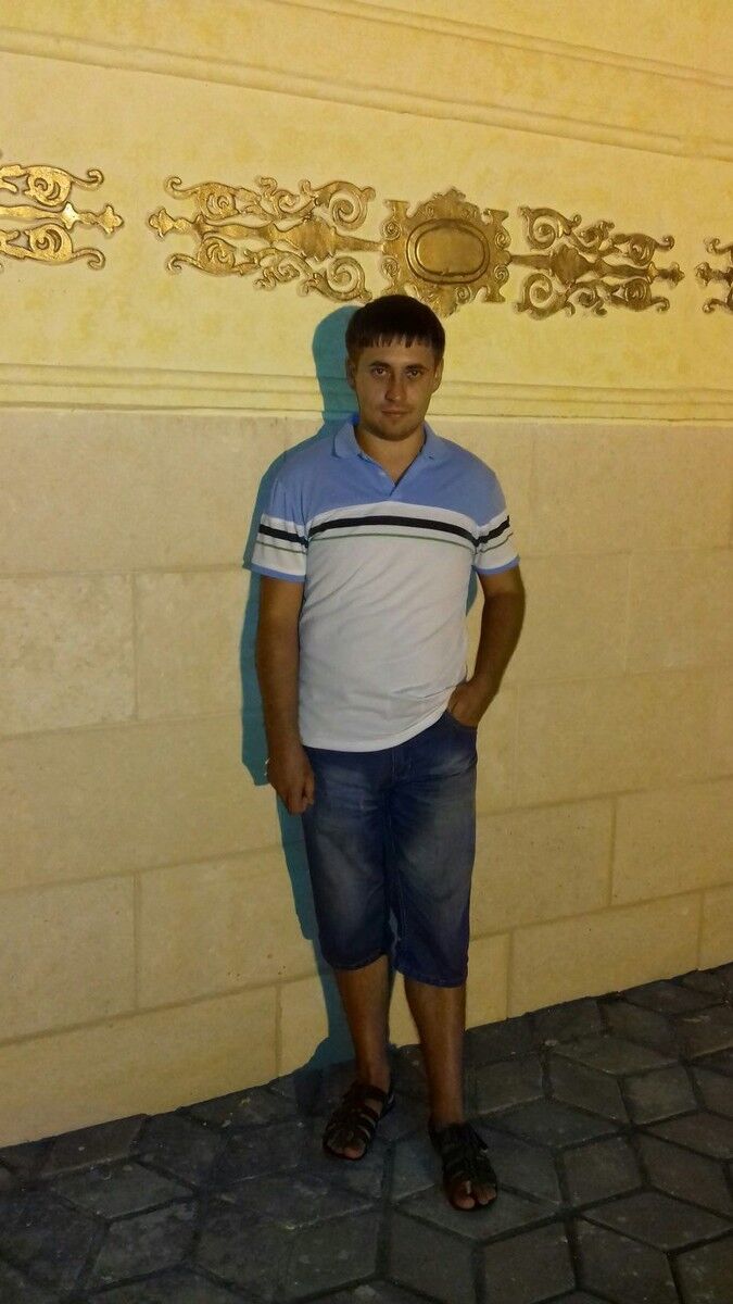  10428407  Slava, 32 ,    