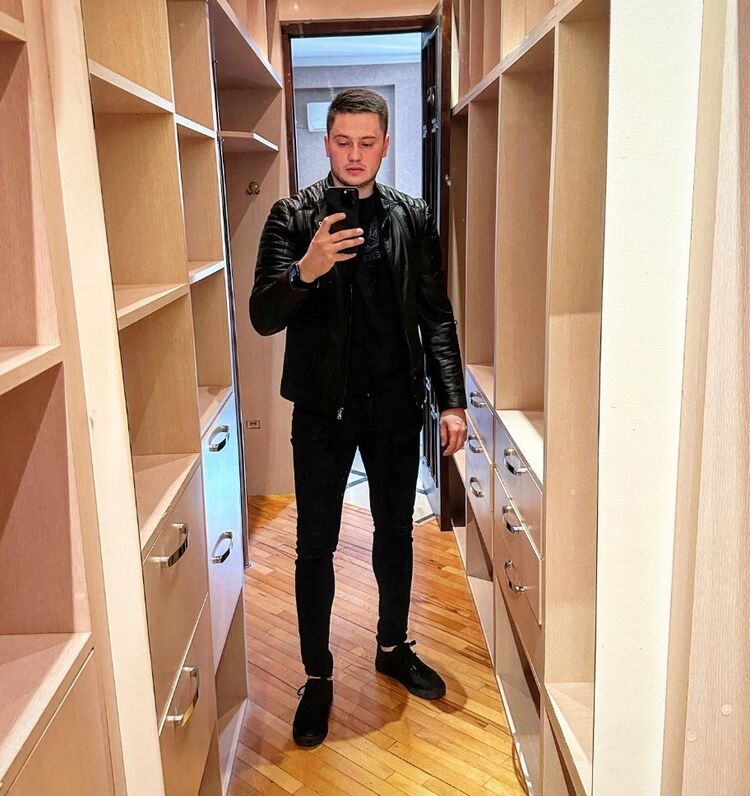  54202317  Aleksandr, 31 ,    