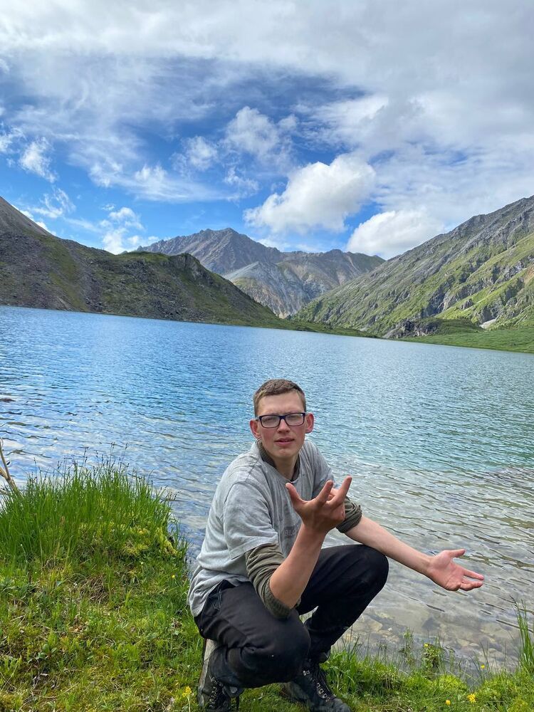  ,   Zakhar, 25 ,   ,   , c , 