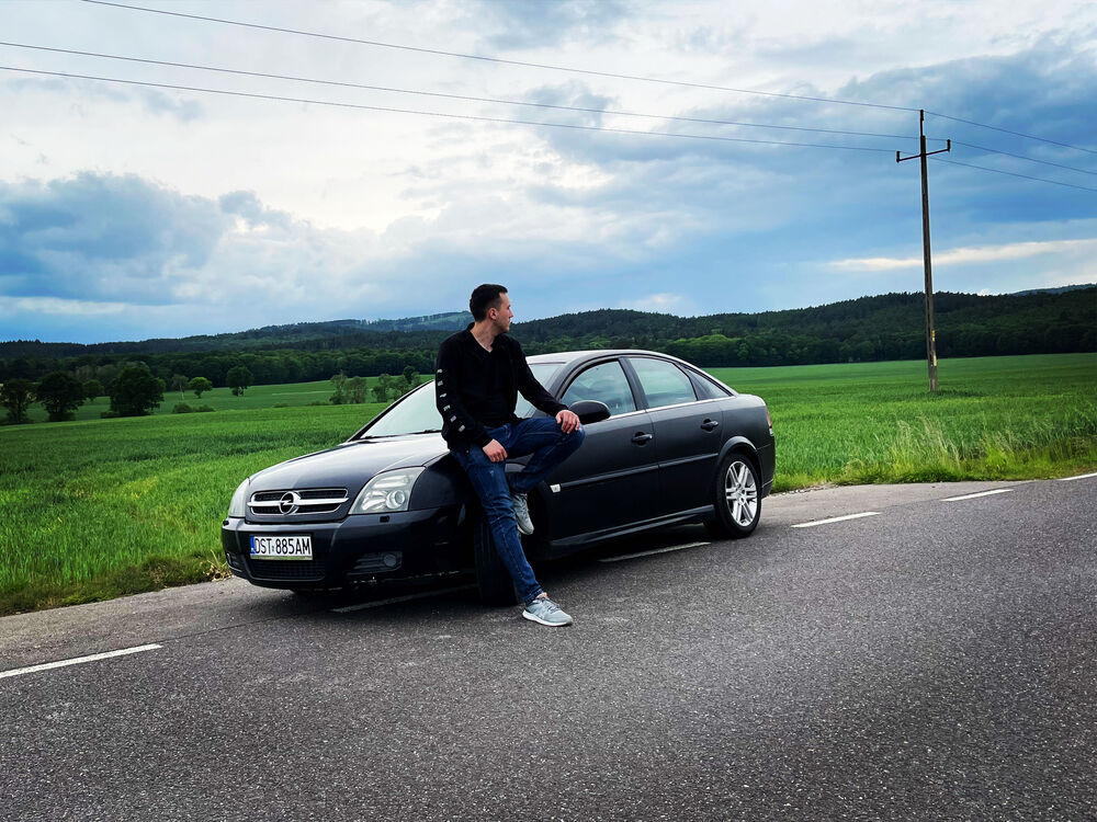  26906067  Bohdan, 25 ,    