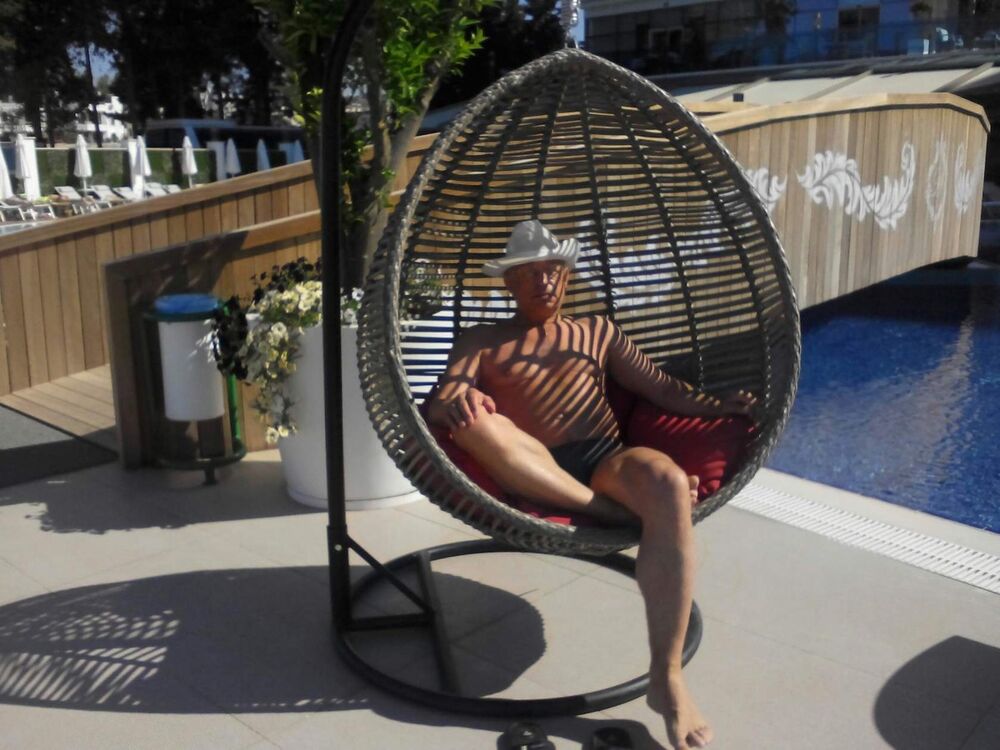  9125757  Derri, 53 ,    