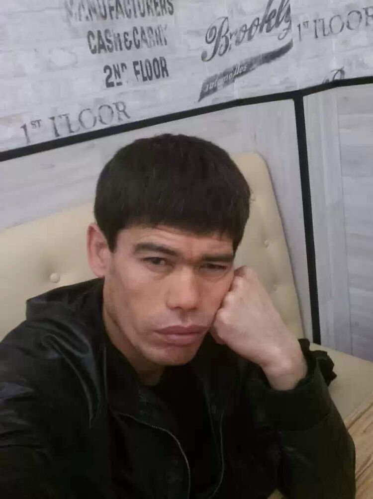  38221407  Muti, 49 ,    