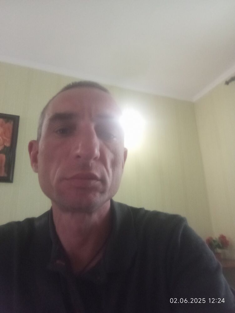  52098077  , 40 ,    Goddard