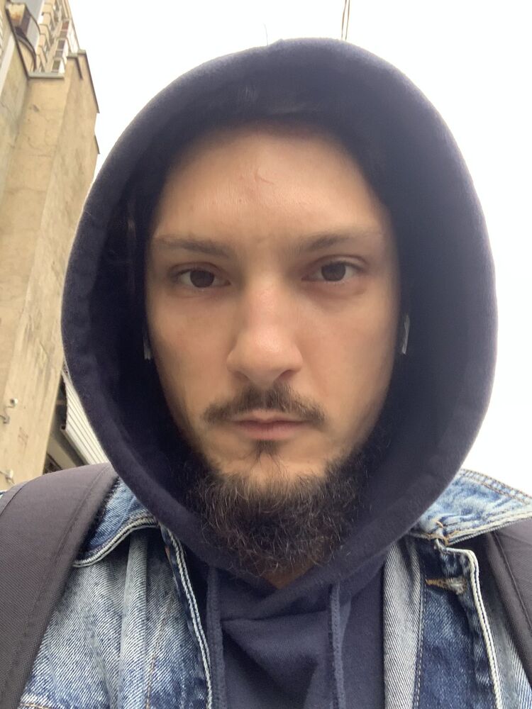  18558277  , 37 ,    