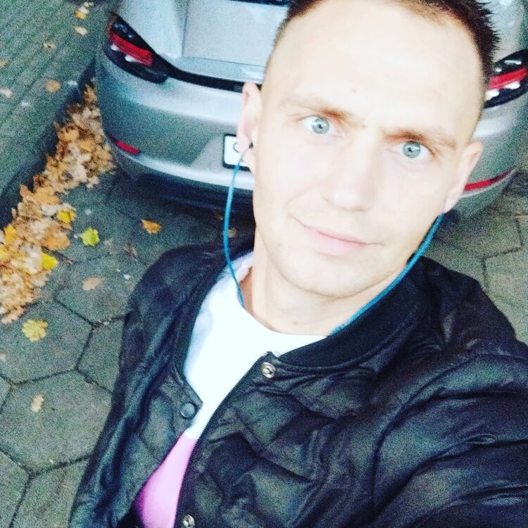  ,   AlekS, 33 ,   ,   